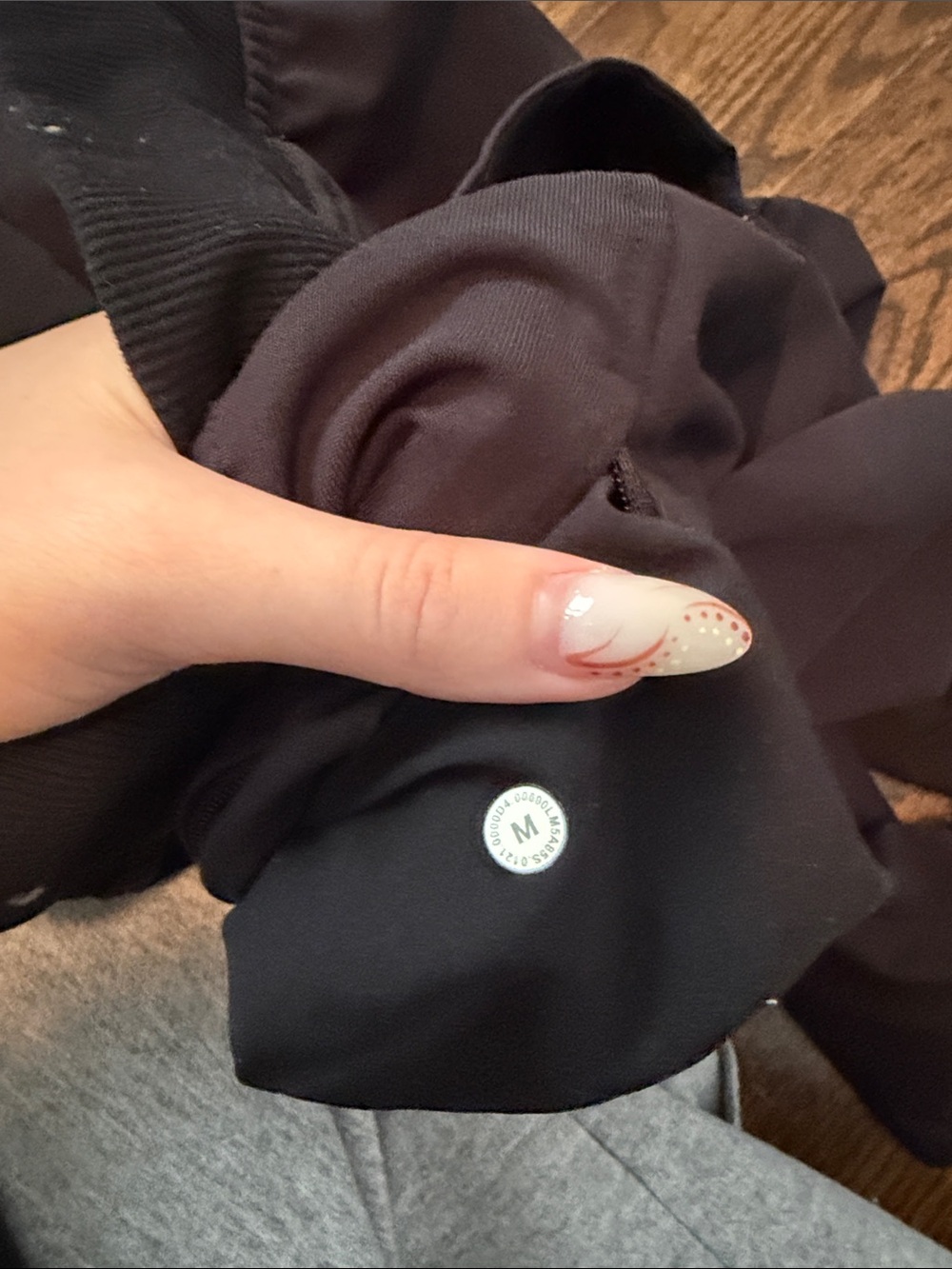 Lululemon men’s black joggers - Picture 4 of 4